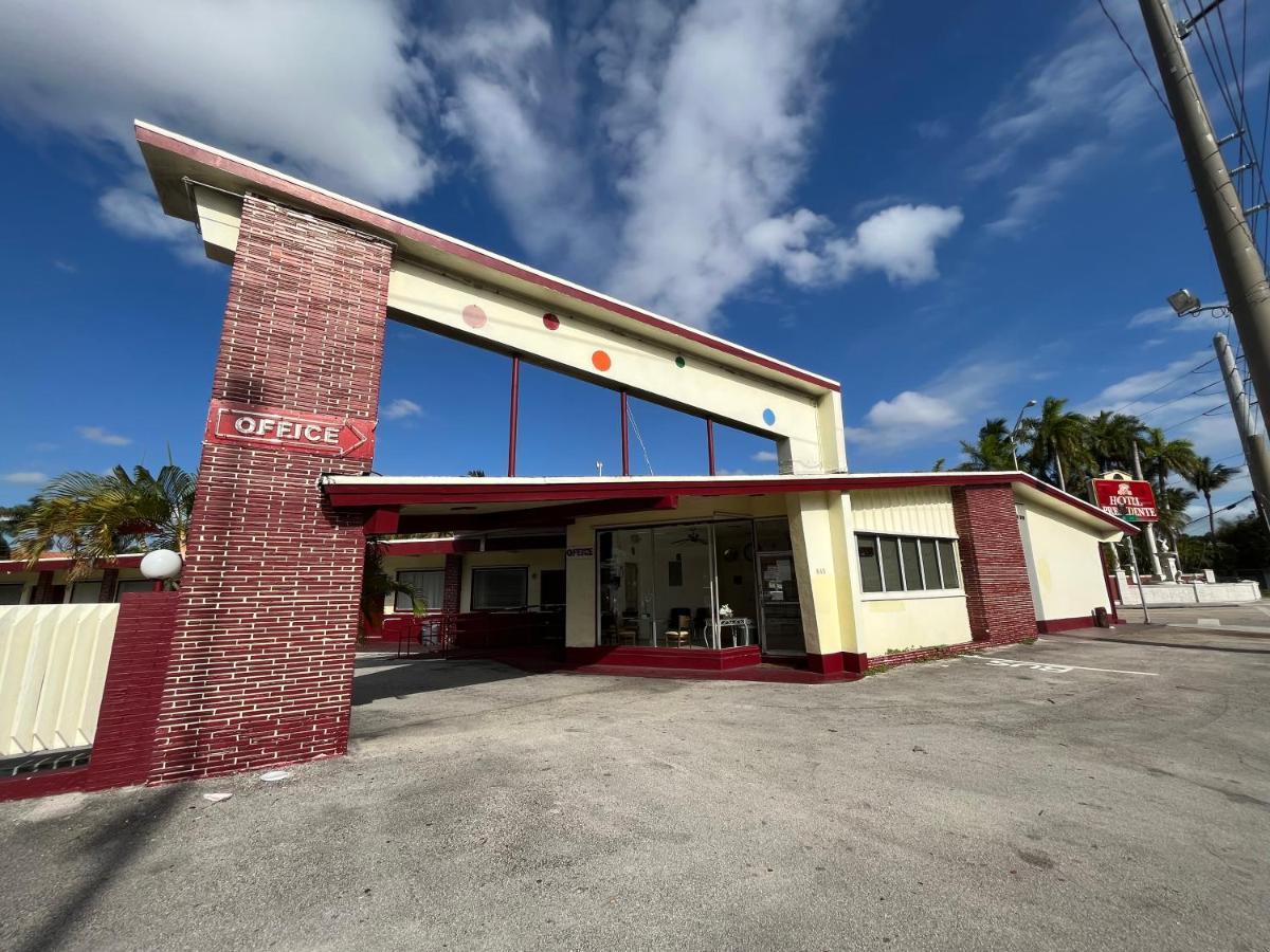 Palacio Inn Motel Miami Springs Exterior foto